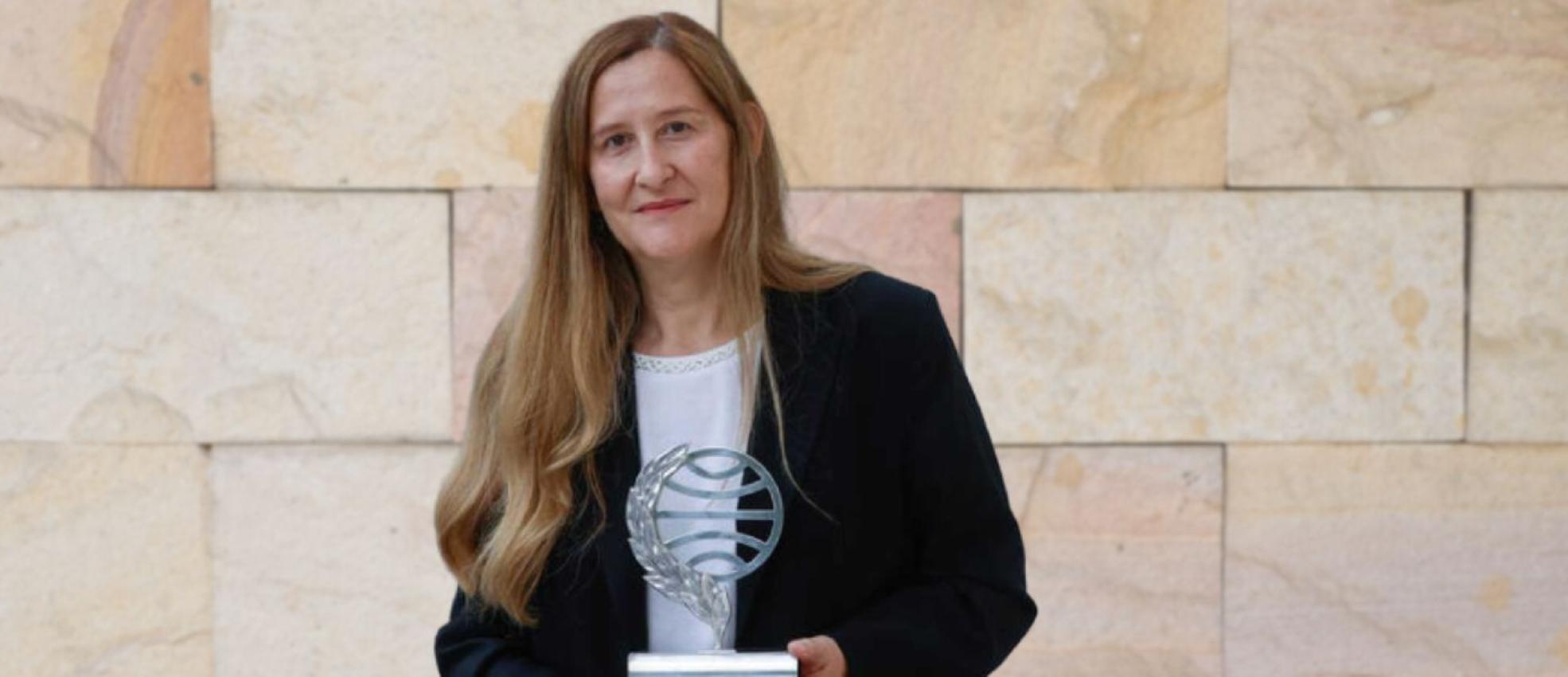 luz gabas premio planeta lejos de luisiana