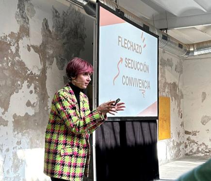 Conferencia sobre positividad y comunicación entre equipos