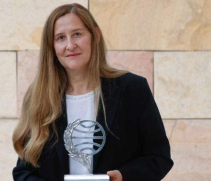 luz gabas premio planeta lejos de luisiana