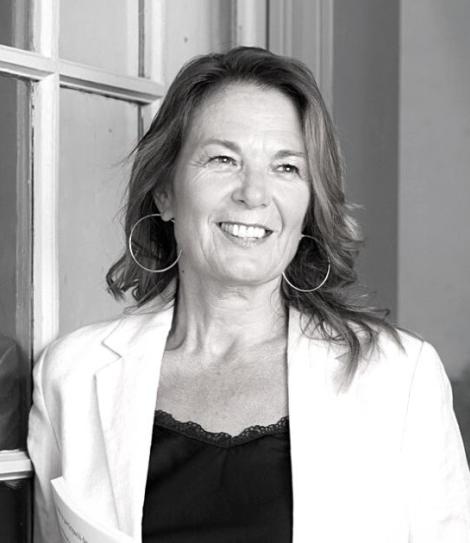 Contratar a Esther Sardans