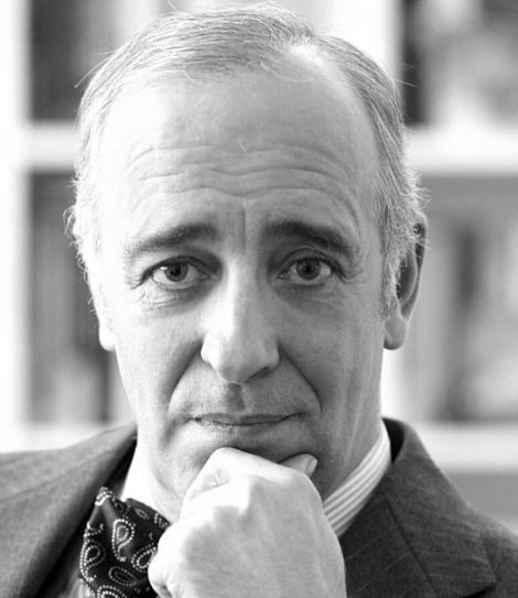 Contratar a Lorenzo Bernaldo de Quirós