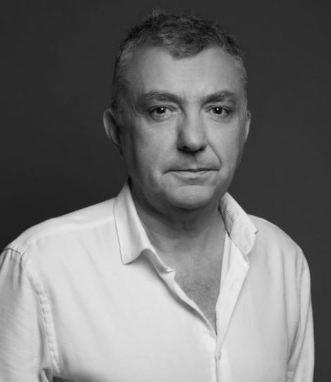 Contratar a Manuel Vilas