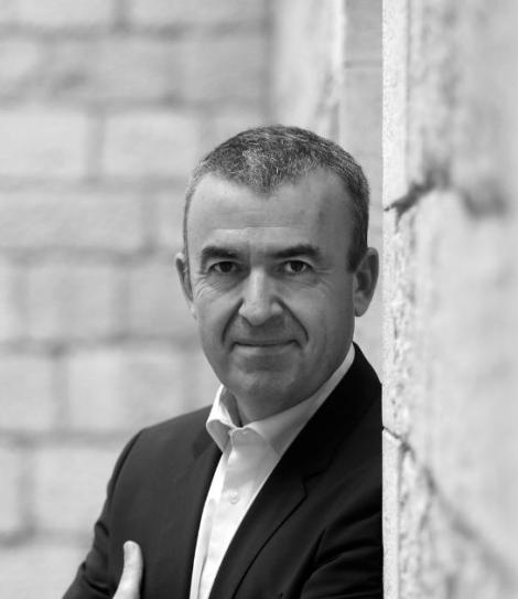 Lorenzo_Silva_confrence_office