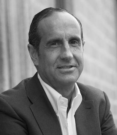 Contrata a Luis Galindo 