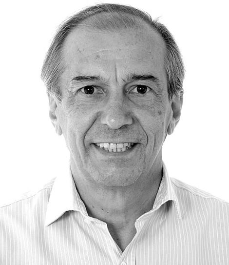 Contrata a Adolfo Ramírez