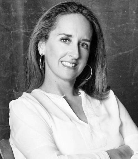 Contrata a María Pardo de Santayana