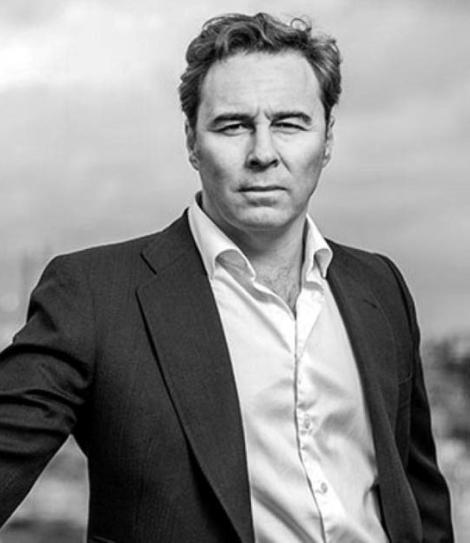 Contrata a Dimas Gimeno