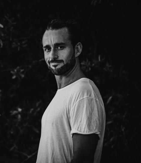 Alexander_Dakov_conference_office