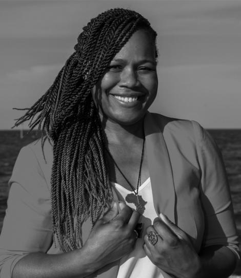 Noemi_Salas_Conference_Office